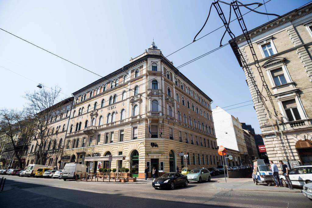 Broadway * Budapešť