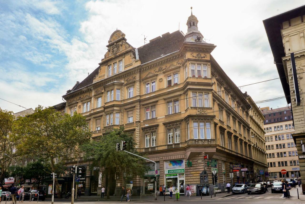 Broadway * Budapešť